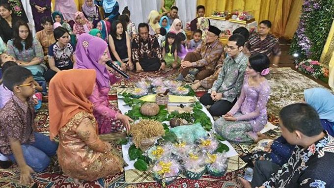Arina Pengajian, Siraman dan Ngeyeuk Seureuh by FANNY KARTIKA - 001 Arina Pengajian, Siraman dan Ngeyeuk Seureuh by FANNY KARTIKA - 001