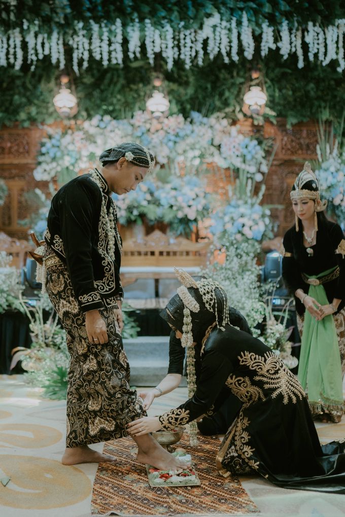 Wedding of Agung & Nia by Overjoyed Wedding Planner & Organizer - 036