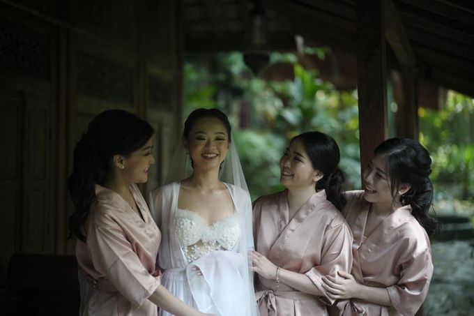 Intimate Rustic Forest Wedding by Manten Ballroom - 018 Intimate Rustic Forest Wedding by Manten Ballroom - 018