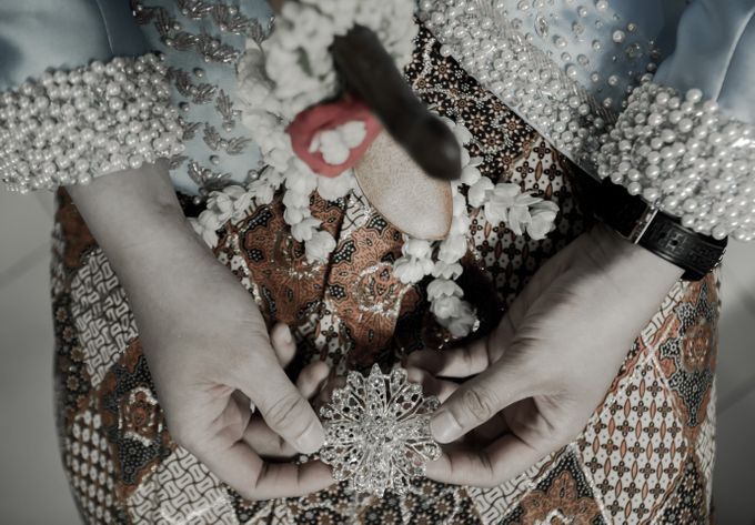 Calm and Beautiful Sundanese Wedding Event by Berkat Kebaya By Devina Shanti - 004 Calm and Beautiful Sundanese Wedding Event by Berkat Kebaya By Devina Shanti - 004