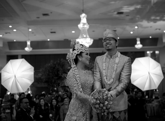 Calm and Beautiful Sundanese Wedding Event by Berkat Kebaya By Devina Shanti - 009