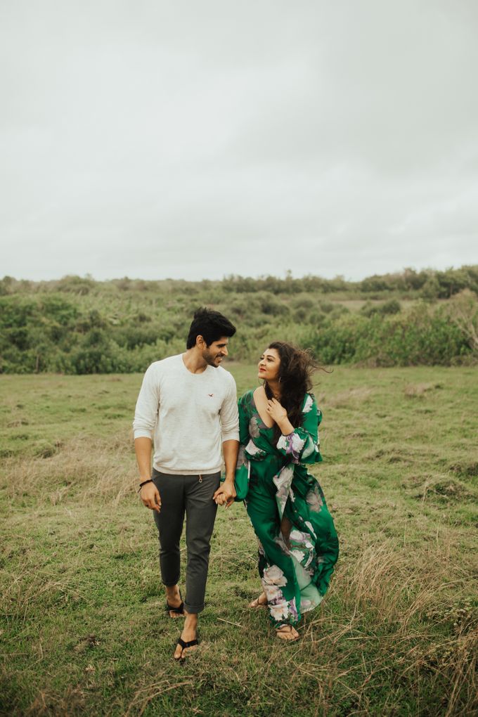 Beach Stroll & Hotel Room Session on Rashi & Prateek by FIRE, WOOD & EARTH - 002