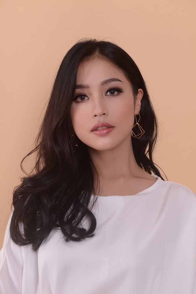 Clothing line photo shoot Rachel Liem Makeup Bridestory