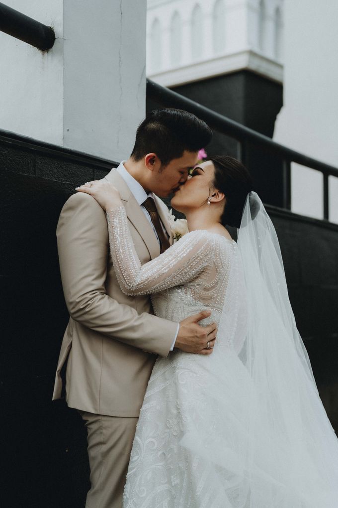 Merry & Andrew Wedding at Westin Jakarta Part 2 by Wong Hang Distinguished Tailor - 001 Merry & Andrew Wedding at Westin Jakarta Part 2 by Wong Hang Distinguished Tailor - 001