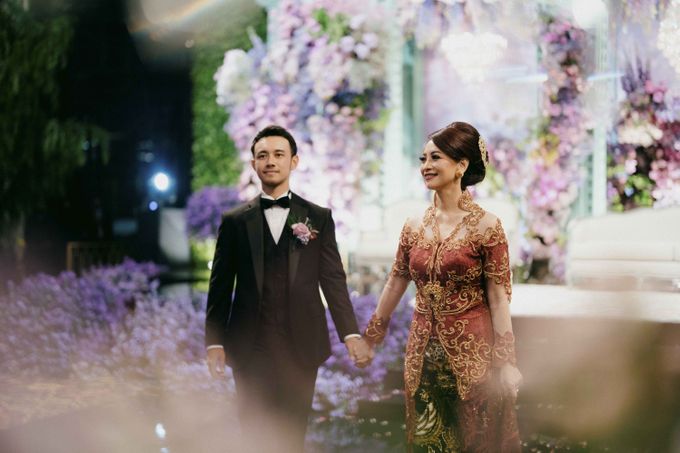 Hugo & Nicole Wedding Reception at Sampoerna Strategic by AKSA Creative - 005