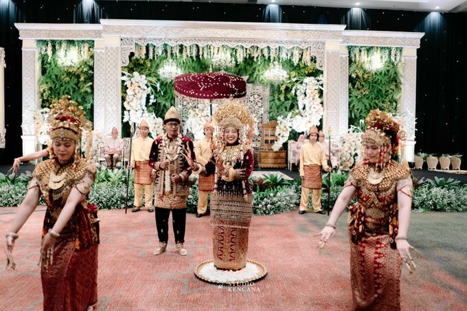 Nadine & Alfhatoni by PUSPITA SAWARGI (wedding and catering service) - 015