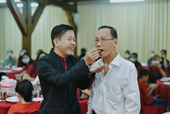 The Engagement of Ayu & Philip at My King PT. Raja Kuring by Warna Project - 036 The Engagement of Ayu & Philip at My King PT. Raja Kuring by Warna Project - 036