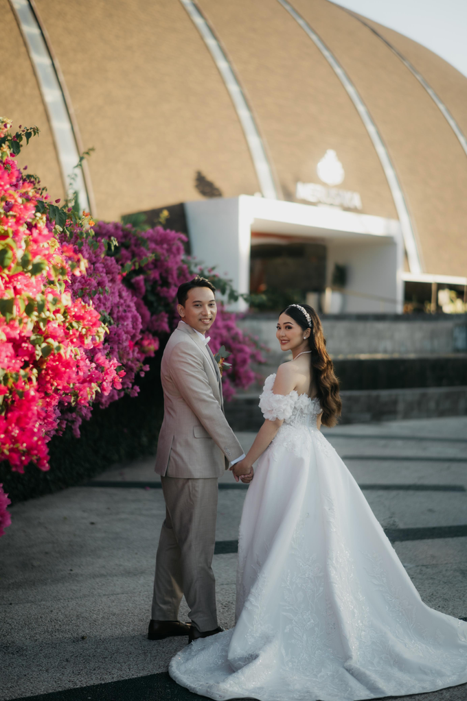 The wedding of Krisna & Devi by kadekbaliwedding - 002