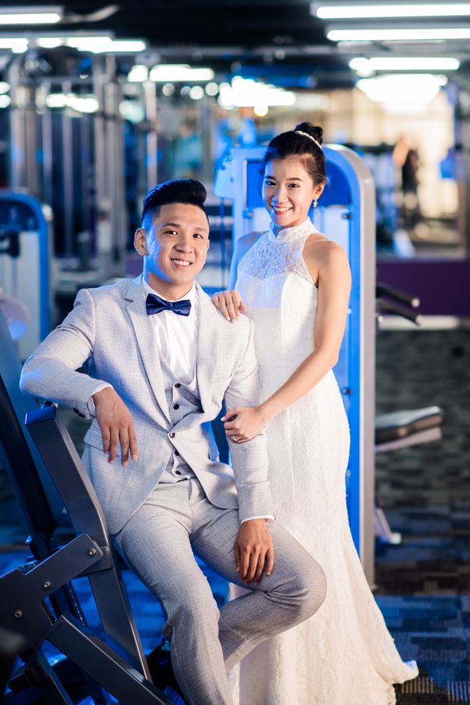 Anytime Fitness Engagement Shoot Singapore by Daniel Sim Photography by The Gown Warehouse - 011 Anytime Fitness Engagement Shoot Singapore by Daniel Sim Photography by The Gown Warehouse - 011
