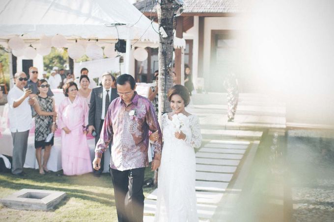 The Wedding of Claudia & Harold at Sinaran Surga Villa by Oliver Ken Photography - 014