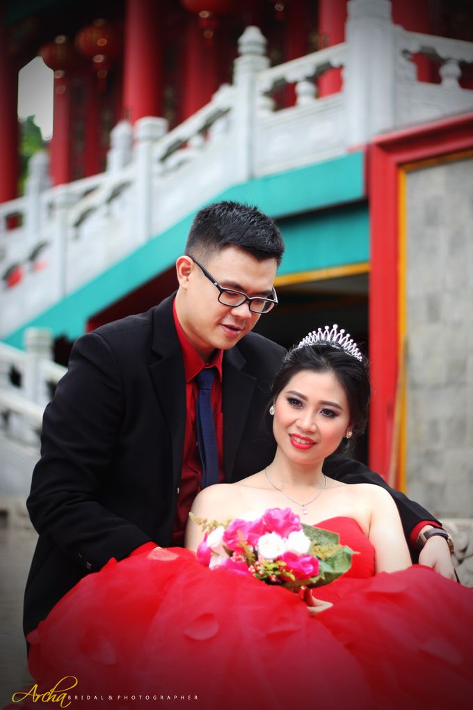 Prewedding outdoor Aldyan & Desy by Archa makeup artist - 010