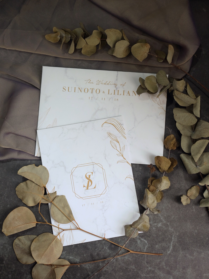 Suinoto & Liliani Marble Wedding Invitation by Bluebelle Invitations - 002 Suinoto & Liliani Marble Wedding Invitation by Bluebelle Invitations - 002