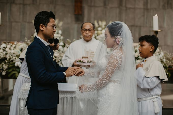 Niken & Gilang Holy Matrimony at Gereja Katolik Santa Perawan Maria Ratu by Warna Project - 023 Niken & Gilang Holy Matrimony at Gereja Katolik Santa Perawan Maria Ratu by Warna Project - 023