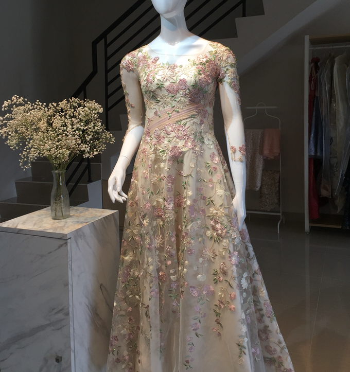 Wedding gown & more by Boenga Bridal Couture - 004 Wedding gown & more by Boenga Bridal Couture - 004