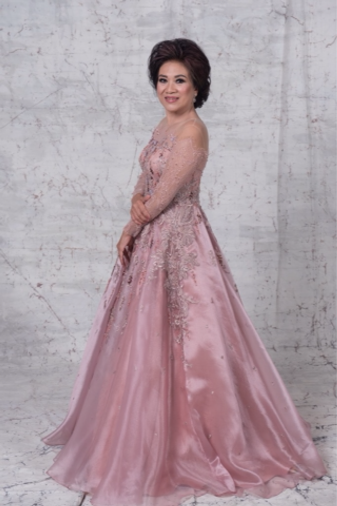 Groom and bride family-pastel colors gowns by Boenga Bridal Couture - 006 Groom and bride family-pastel colors gowns by Boenga Bridal Couture - 006