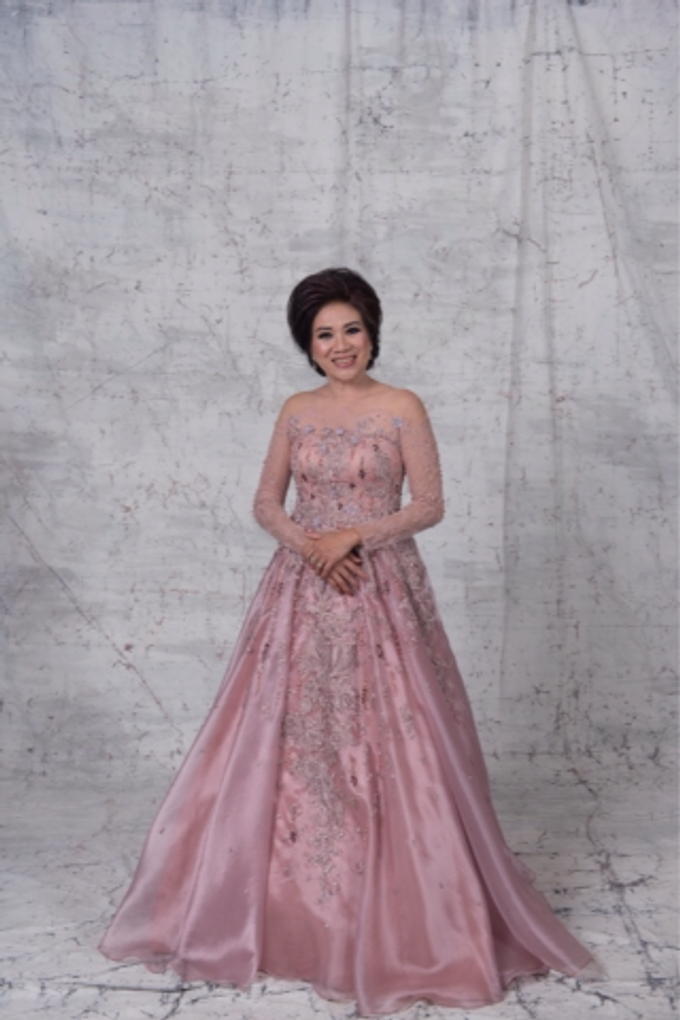 Groom and bride family-pastel colors gowns by Boenga Bridal Couture - 007 Groom and bride family-pastel colors gowns by Boenga Bridal Couture - 007