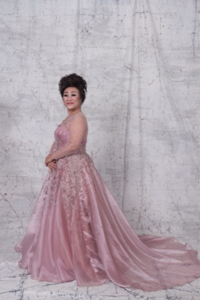 Groom and bride family-pastel colors gowns by Boenga Bridal Couture - 010 Groom and bride family-pastel colors gowns by Boenga Bridal Couture - 010
