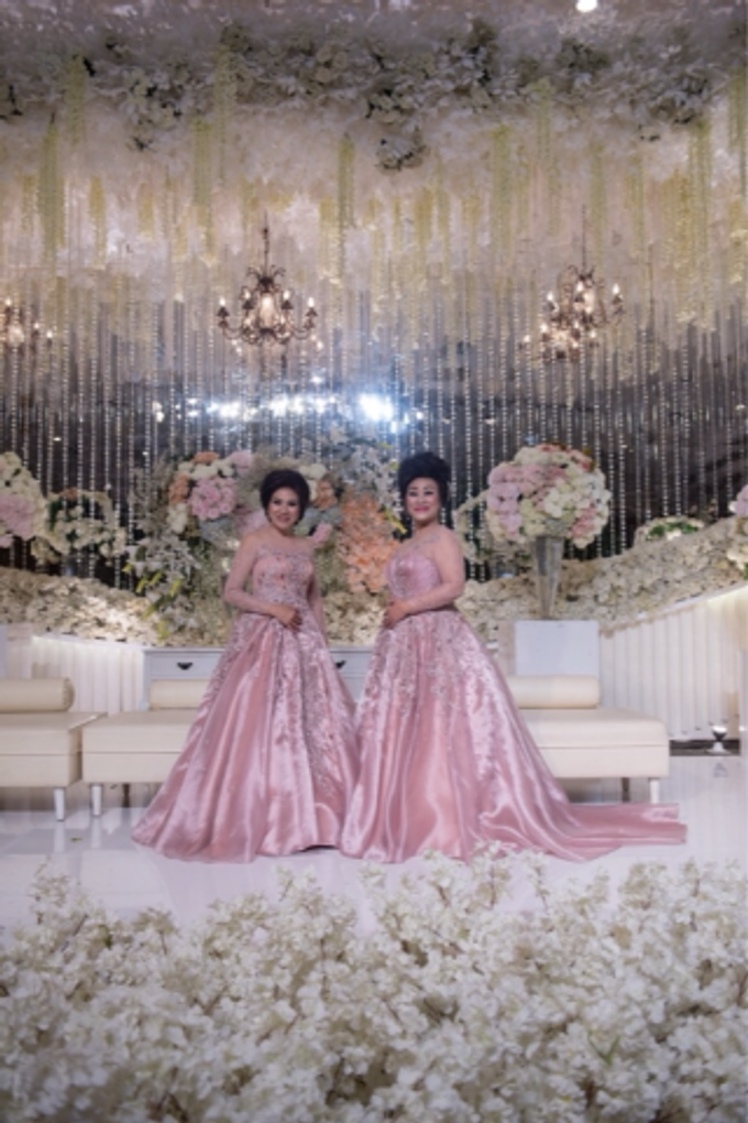 Groom and bride family-pastel colors gowns by Boenga Bridal Couture - 013 Groom and bride family-pastel colors gowns by Boenga Bridal Couture - 013