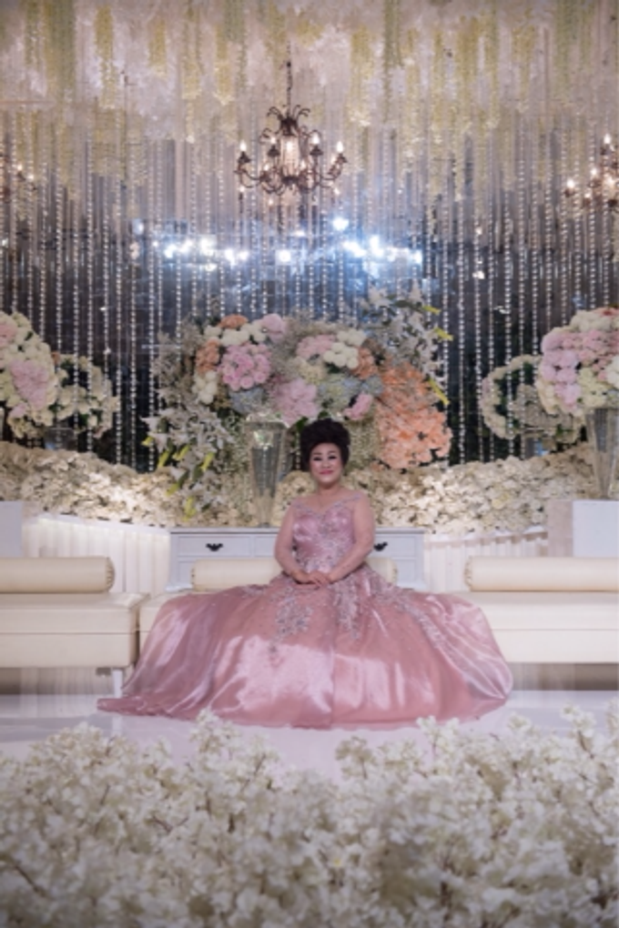 Groom and bride family-pastel colors gowns by Boenga Bridal Couture - 014 Groom and bride family-pastel colors gowns by Boenga Bridal Couture - 014