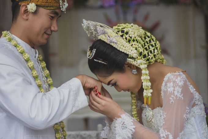 Rustic Theme Outdoor Wedding - Museum Indonesia TMII by AKSA Creative - 026 Rustic Theme Outdoor Wedding - Museum Indonesia TMII by AKSA Creative - 026