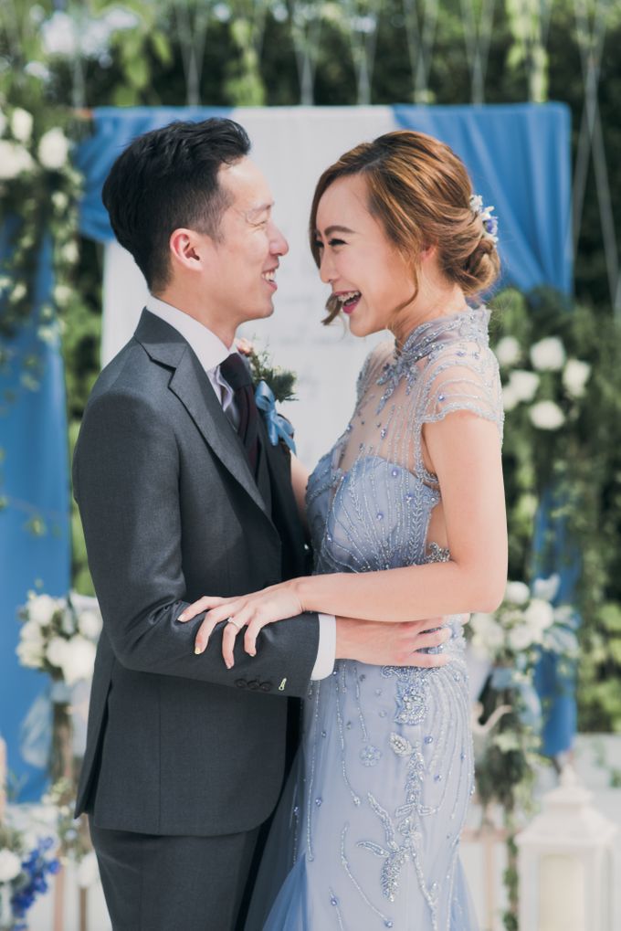 A Dusty Blue Greenhouse Wedding Inspiration by Lovemark Diamond - 011