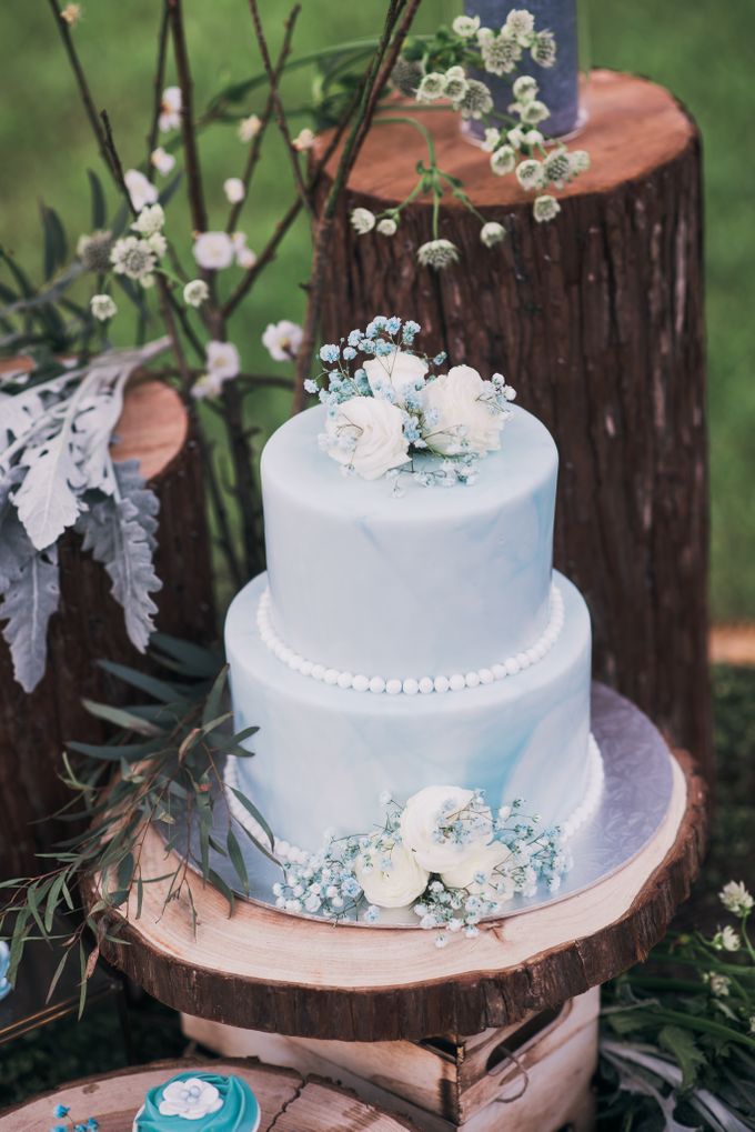 Dusty Blue Wintry Theme Styled Shoot with Bridestory by Ever & Blue Floral Design - 002 Dusty Blue Wintry Theme Styled Shoot with Bridestory by Ever & Blue Floral Design - 002