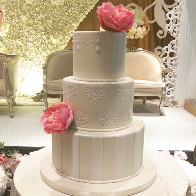 Amor Wedding Cake by Amor Cake - 040