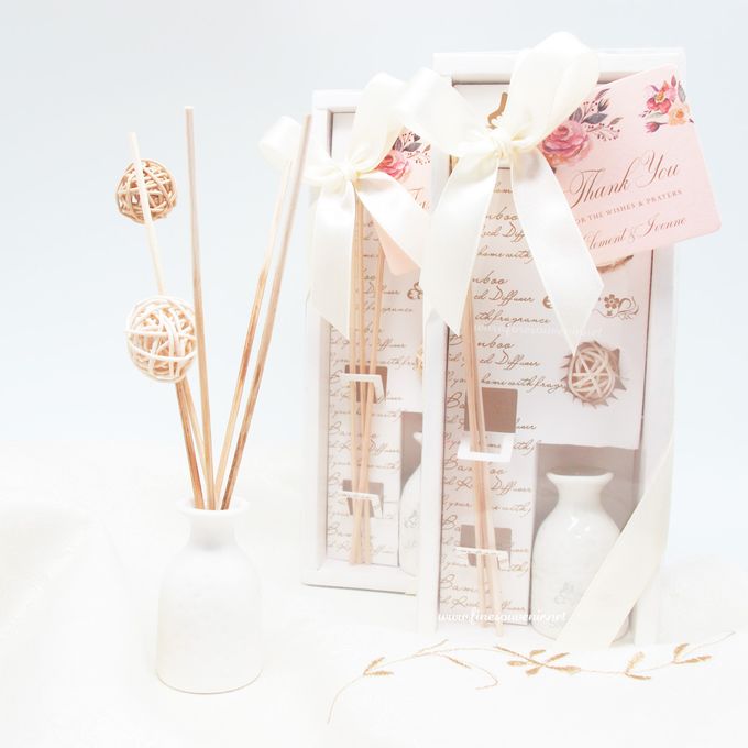 Elegant Aroma Diffuser by Fine Souvenir - 004
