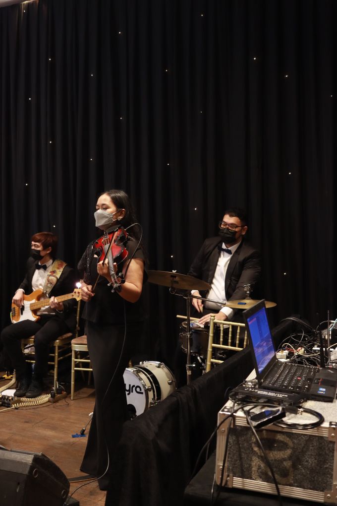 Intimate Jazz Entertainment Wedding at Ritz Carlton Pacific Place Jakarta by Double V by Everglow Pagar Ayu - 001 Intimate Jazz Entertainment Wedding at Ritz Carlton Pacific Place Jakarta by Double V by Everglow Pagar Ayu - 001