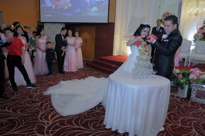 Weddding day of Christian & Silvia at Angke Restaurant Kelapa Gading by Angke Restaurant & Ballroom Jakarta - 006 Weddding day of Christian & Silvia at Angke Restaurant Kelapa Gading by Angke Restaurant & Ballroom Jakarta - 006