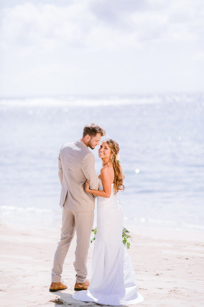Natural Make Up for Beach Wedding by Carmelia & Team Make Up Artist - 002 Natural Make Up for Beach Wedding by Carmelia & Team Make Up Artist - 002