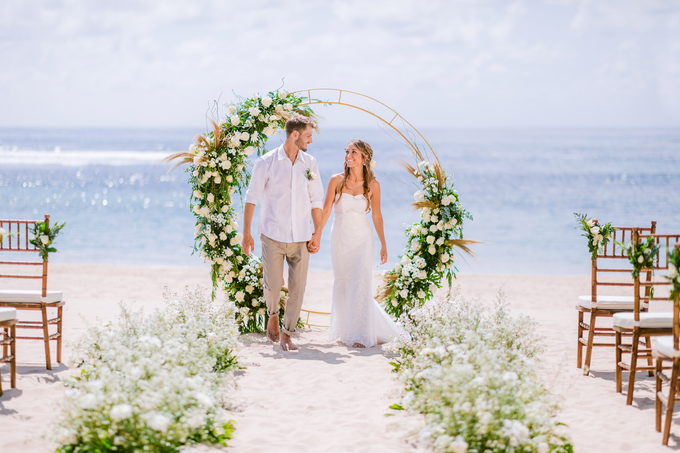Natural Make Up for Beach Wedding by Carmelia & Team Make Up Artist - 007 Natural Make Up for Beach Wedding by Carmelia & Team Make Up Artist - 007