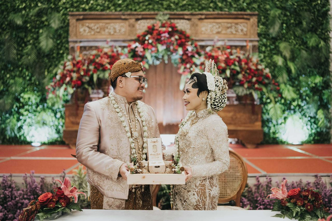 The Wedding of Chanari & Krido by Ambar Paes Traditional Wedding Make Up - 024