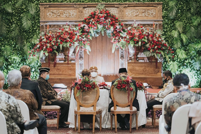 The Wedding of Chanari & Krido by Cassia Decoration - 025