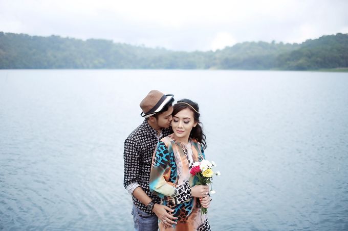 prewedding  in bali with victor malelak photograph by victor malelak photography - 034