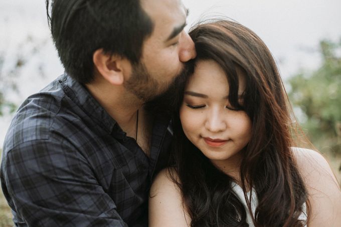 Cindy & George | Engagement by Valerian Photo - 009