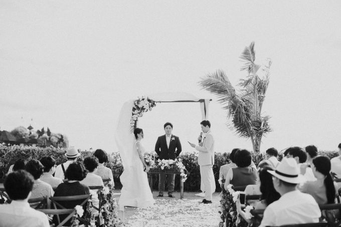 Chan & Valentina they are a Korean couple living in Indonesia. they really like the warm Bali air with the sound of the waves. they hold a wedding in  by Nocture - 025