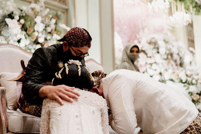 Charina & Ichal Wedding at Nine Ballroom Jakarta by AKSA Creative - 030 Charina & Ichal Wedding at Nine Ballroom Jakarta by AKSA Creative - 030