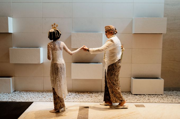 Charina & Ichal Wedding at Nine Ballroom Jakarta by AKSA Creative - 037 Charina & Ichal Wedding at Nine Ballroom Jakarta by AKSA Creative - 037