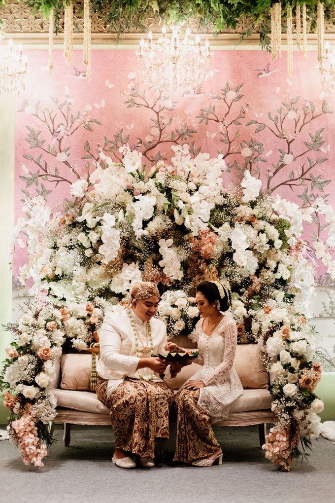 Charina & Ichal Wedding at Nine Ballroom Jakarta by AKSA Creative - 012