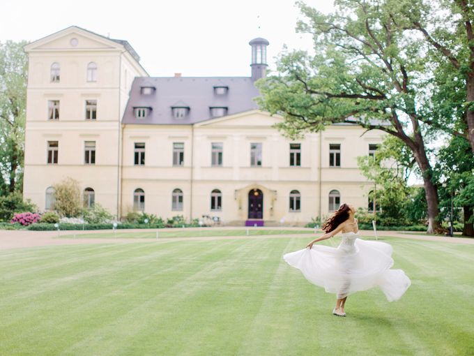 Chateau Mcely Wedding by Stepan Vrzala - 001 Chateau Mcely Wedding by Stepan Vrzala - 001