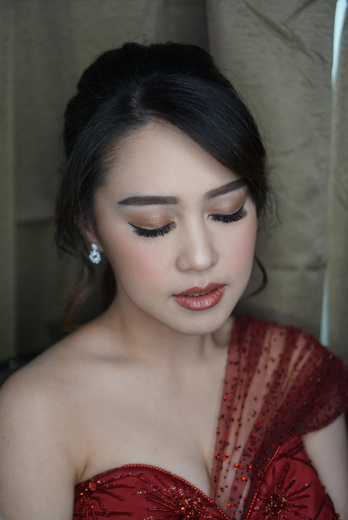 Engagement for Sisca  by Chesara Makeup - 003