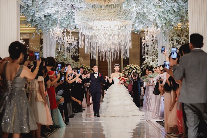 Together With You Is My Favorite Place to Be - The Prewedding and Wedding of Christian and Lusiana by Aha by Axioo - 045 Together With You Is My Favorite Place to Be - The Prewedding and Wedding of Christian and Lusiana by Aha by Axioo - 045