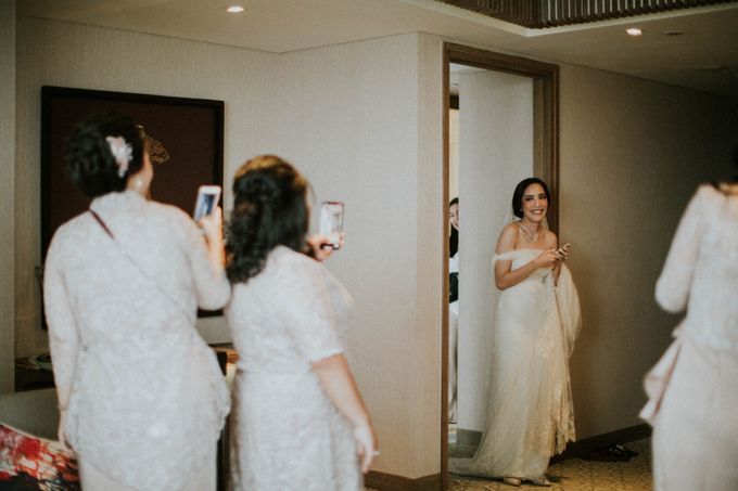 THE WEDDING OF CHRISTOPHER & MONICA by Cerita Bahagia - 003 THE WEDDING OF CHRISTOPHER & MONICA by Cerita Bahagia - 003