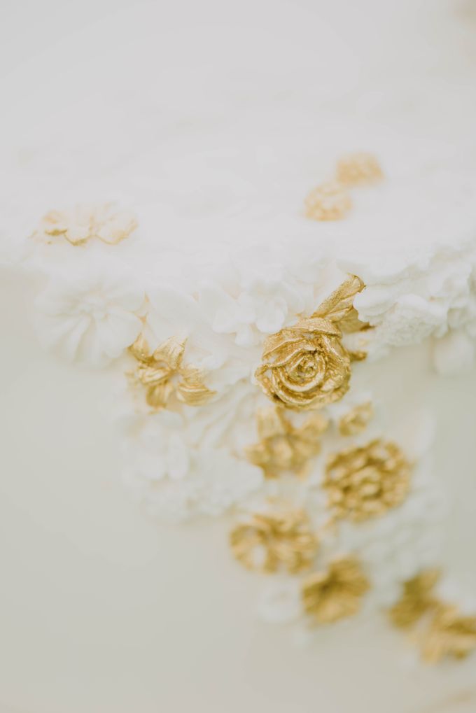 Beauty and the Beast Garden Wedding by Baby Cakes - 001 Beauty and the Beast Garden Wedding by Baby Cakes - 001