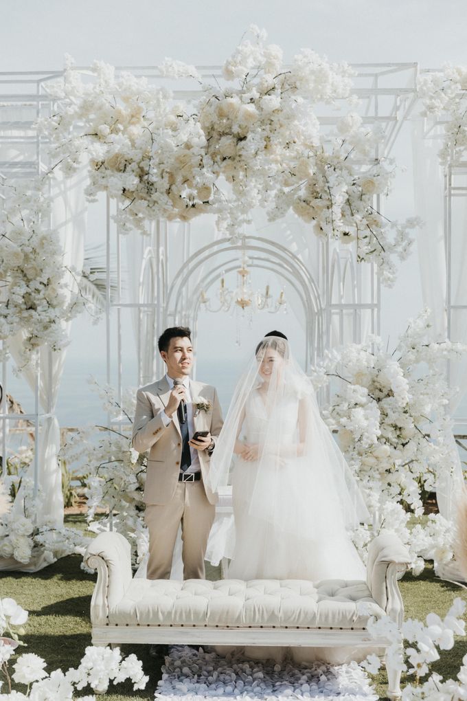 Ian & Franciska - Dreamy Elegant Wedding by Khayangan Estate - 023