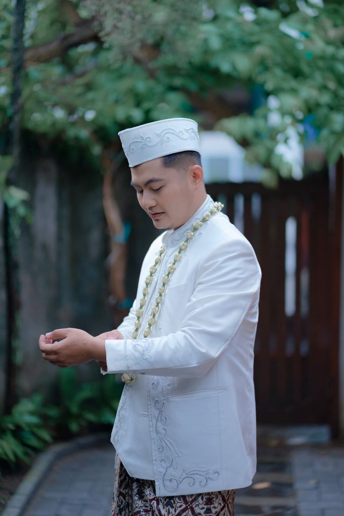 The Wedding of Indah + Lutfi by Cakka Journey - 005