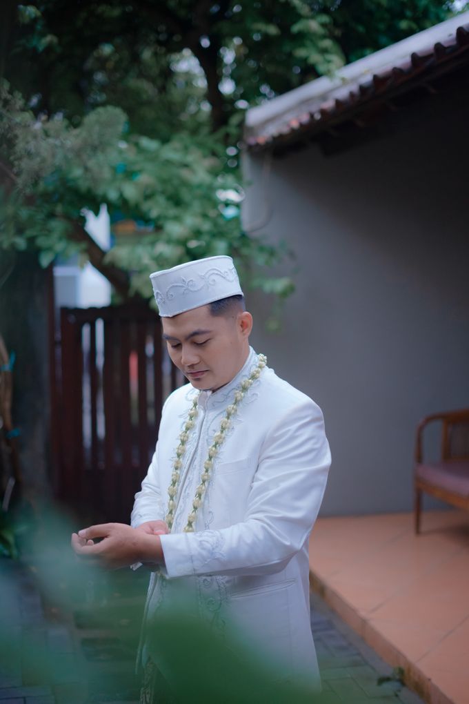 The Wedding of Indah + Lutfi by Cakka Journey - 010