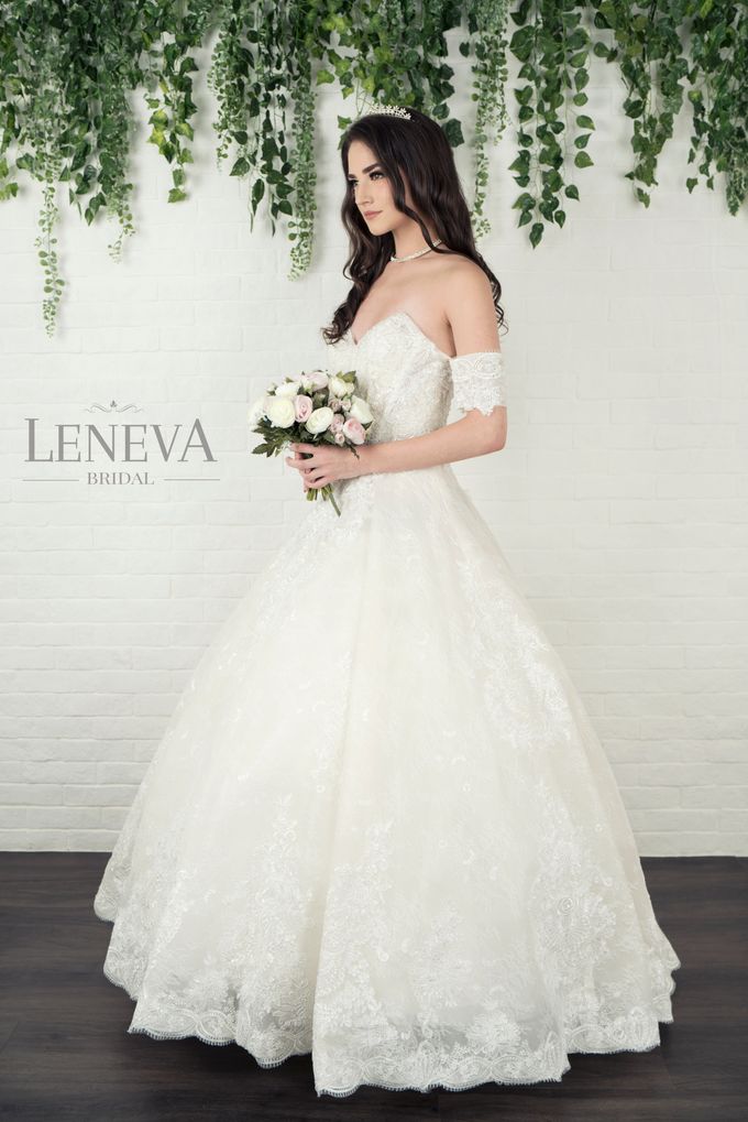 WEDDING GOWN by Leneva Bridal - 017 WEDDING GOWN by Leneva Bridal - 017
