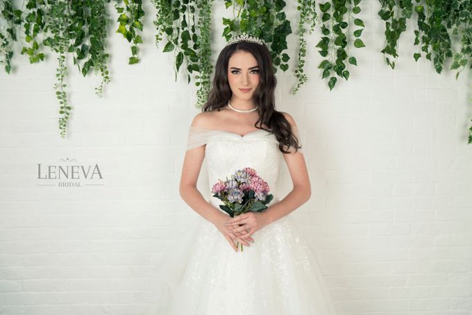WEDDING GOWN by Leneva Bridal - 013 WEDDING GOWN by Leneva Bridal - 013